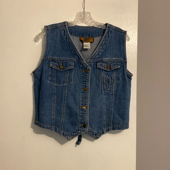 Baccini Jackets & Blazers - Vintage Baccini Women’s Denim Button Down Vest